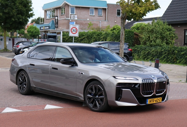 BMW M760e xDrive