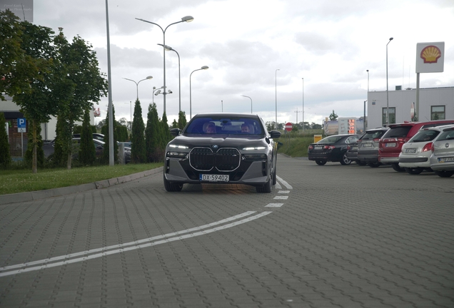 BMW M760e xDrive