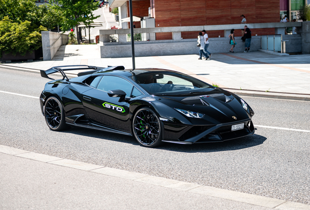 Lamborghini Huracán LP640-2 STO
