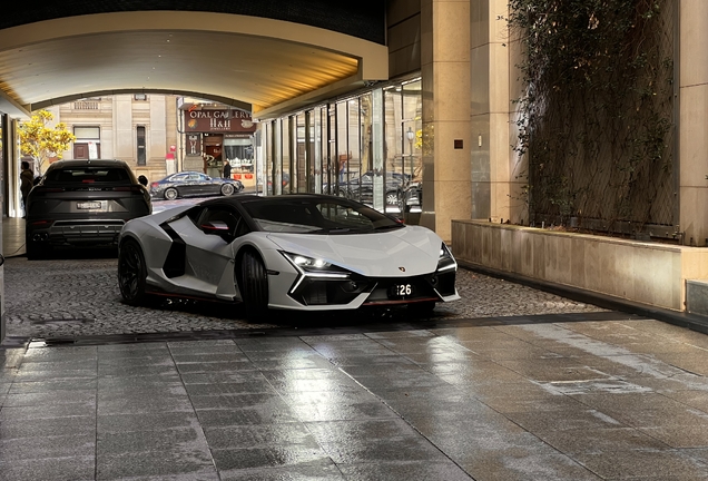 Lamborghini Revuelto