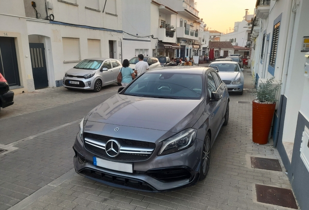 Mercedes-AMG A 45 W176 2015