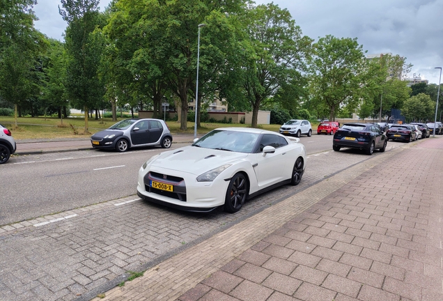 Nissan GT-R