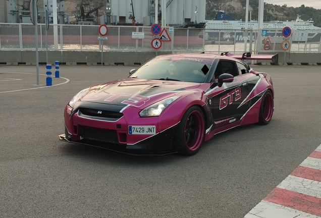Nissan GT-R Liberty Walk Widebody