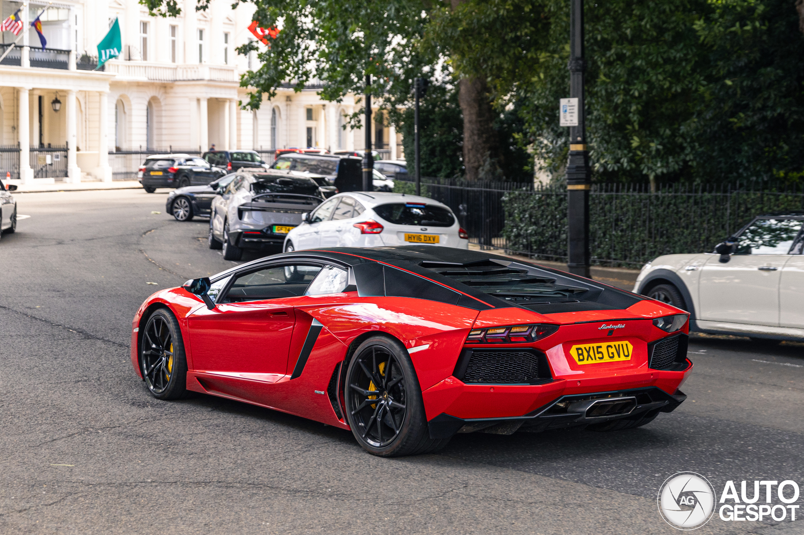 Lamborghini Aventador LP700-4 Pirelli Edition