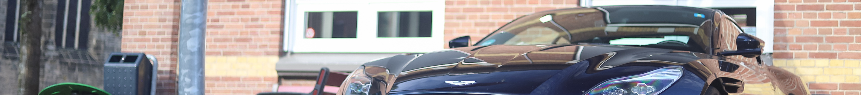 Aston Martin DB11