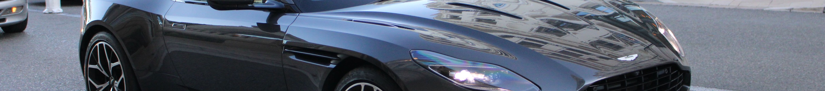 Aston Martin DB11