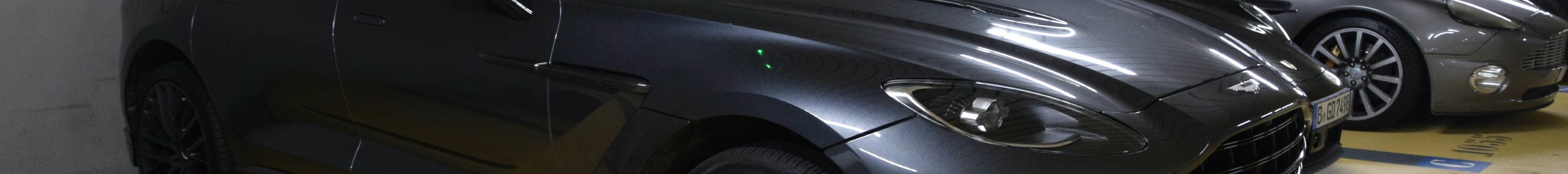 Aston Martin DBX707