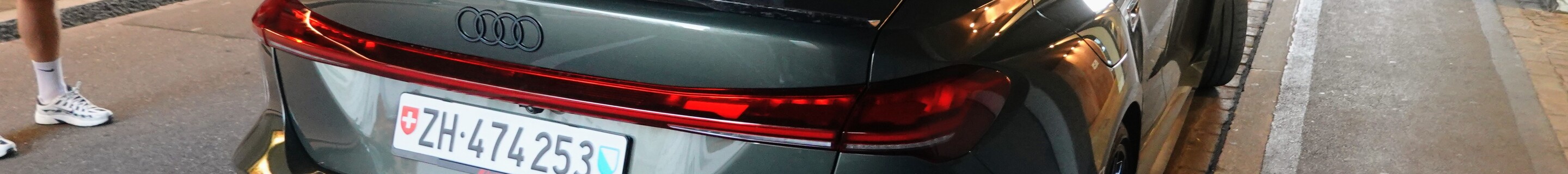 Audi RS5 Avant B10