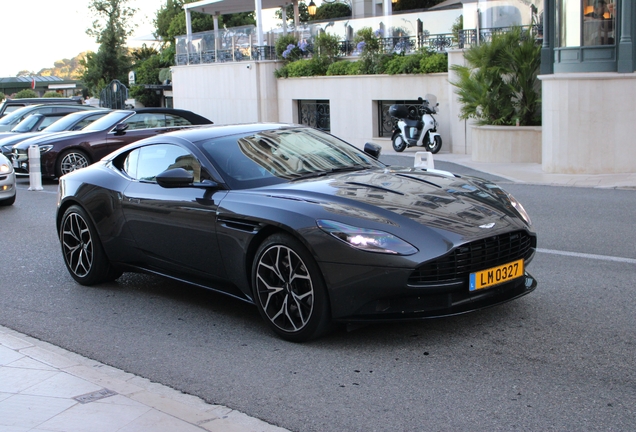 Aston Martin DB11