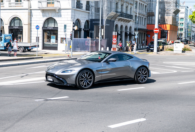 Aston Martin V8 Vantage 2018