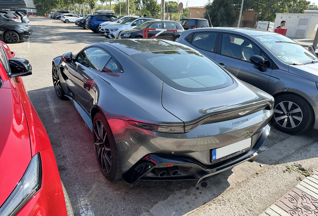 Aston Martin V8 Vantage 2018