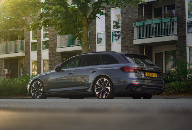 Audi RS4 Avant B9