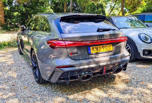 Audi RS5 Avant B10