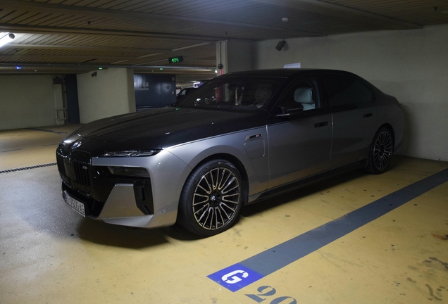 BMW M760e xDrive