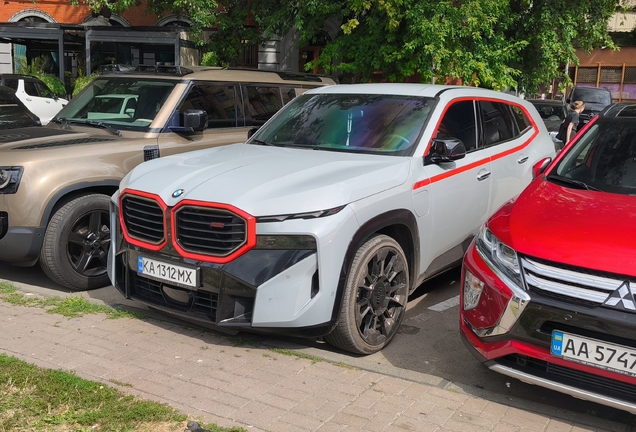 BMW XM G09 Label Red