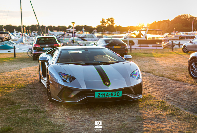 Lamborghini Aventador S LP740-4