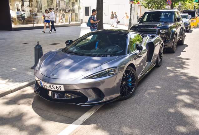 McLaren GT