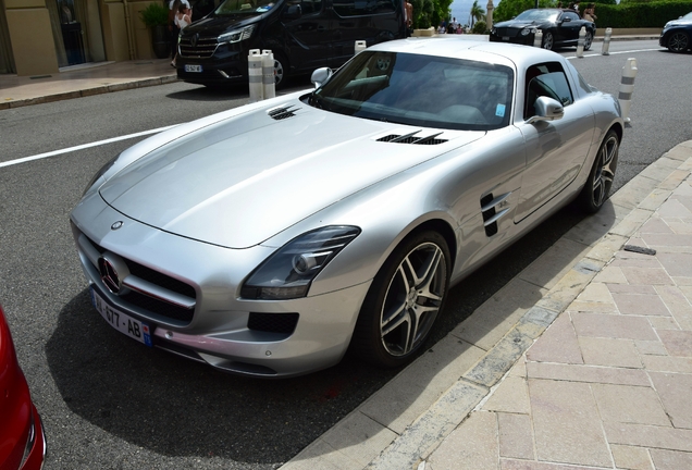 Mercedes-Benz SLS AMG