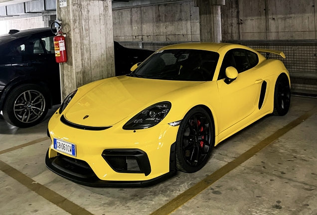 Porsche 718 Cayman GT4