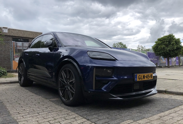 Porsche Macan EV Turbo