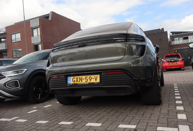 Porsche Macan EV Turbo