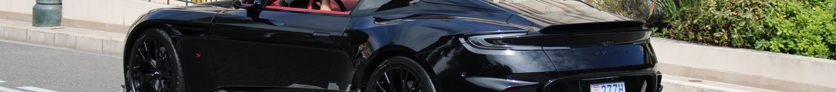 Aston Martin DB12 S