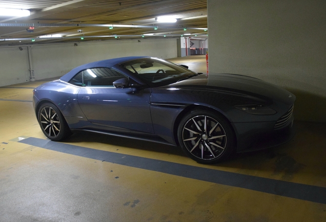 Aston Martin DB11 V8 Volante