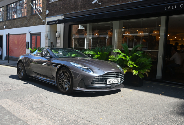 Aston Martin DB12 Volante