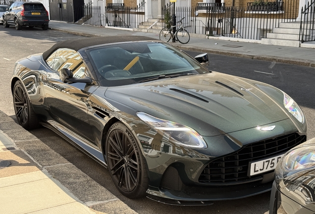 Aston Martin DB12 Volante