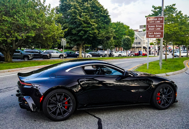 Aston Martin V8 Vantage 2018