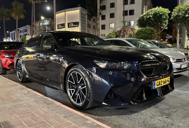 BMW M5 G90