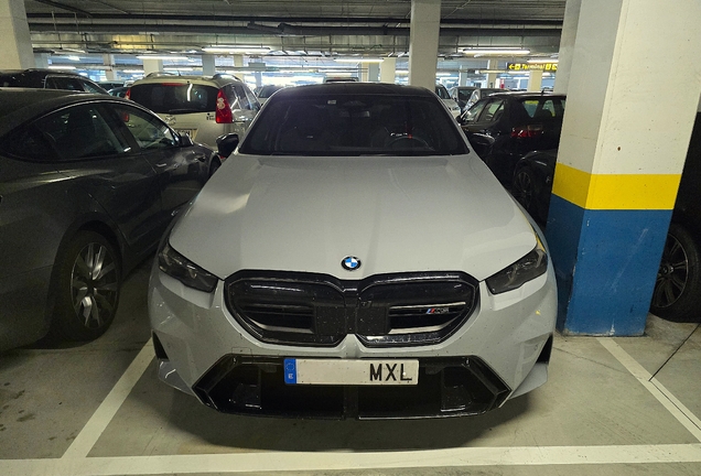 BMW M5 G90