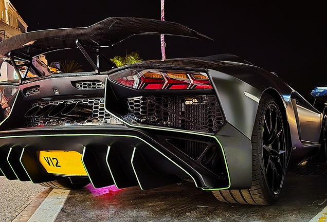 Lamborghini Aventador LP700-4 Roadster