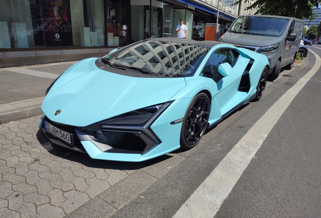 Lamborghini Revuelto