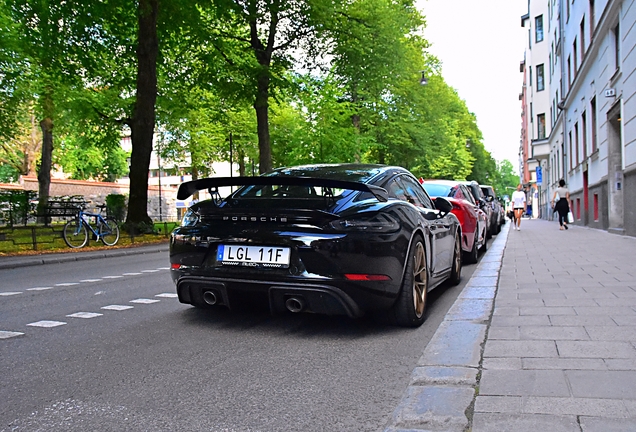 Porsche 718 Cayman GT4