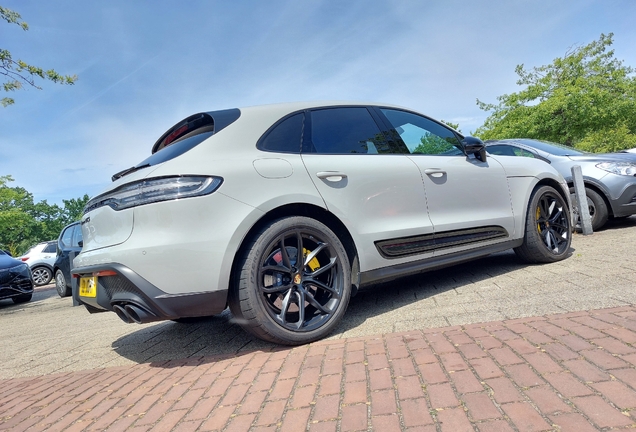 Porsche 95B Macan GTS MkIII