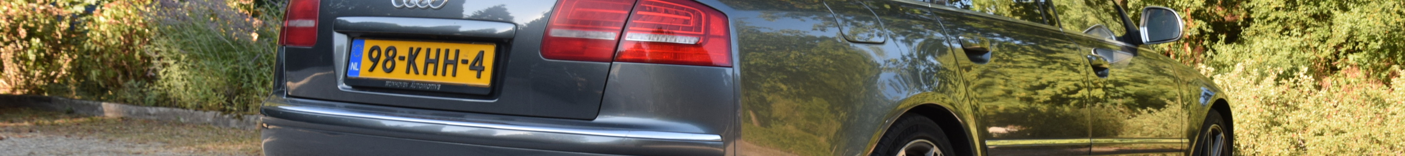 Audi S8 D3