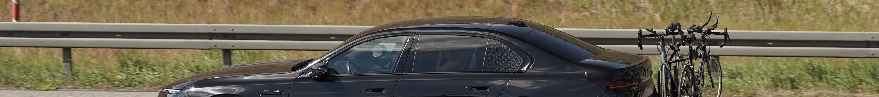 BMW M760e xDrive