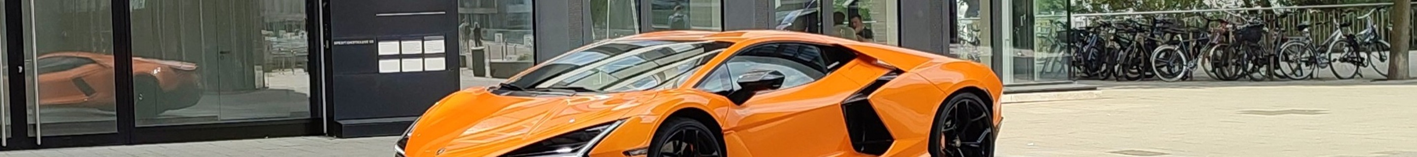 Lamborghini Revuelto