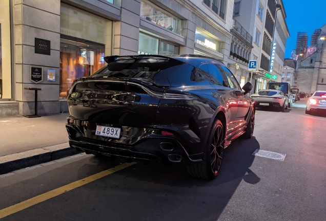 Aston Martin DBX S