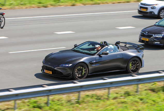 Aston Martin V8 Vantage Formula 1 Edition Roadster