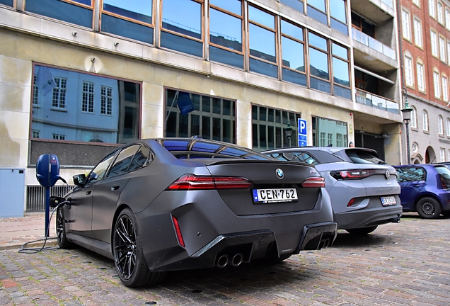 BMW M5 G90