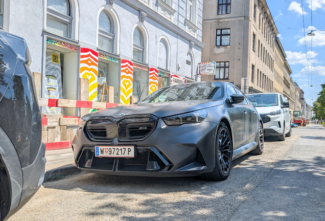 BMW M5 G90