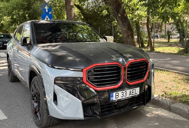 BMW XM G09 Label Red