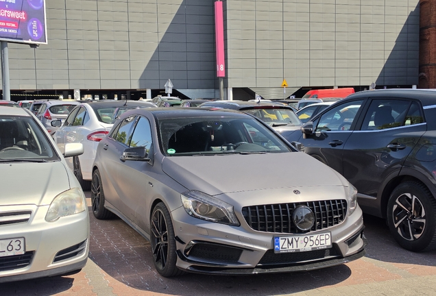 Mercedes-AMG A 45 S W176