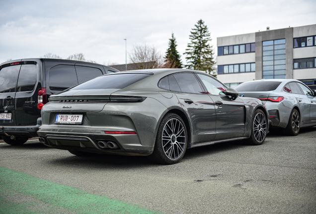 Porsche 972 Panamera Turbo S E-Hybrid