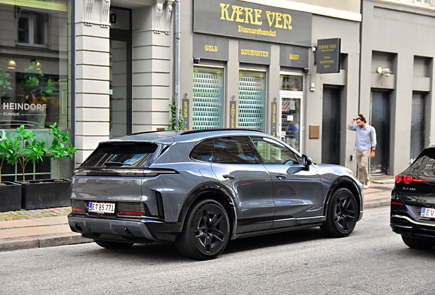Porsche Cayenne Turbo Electric