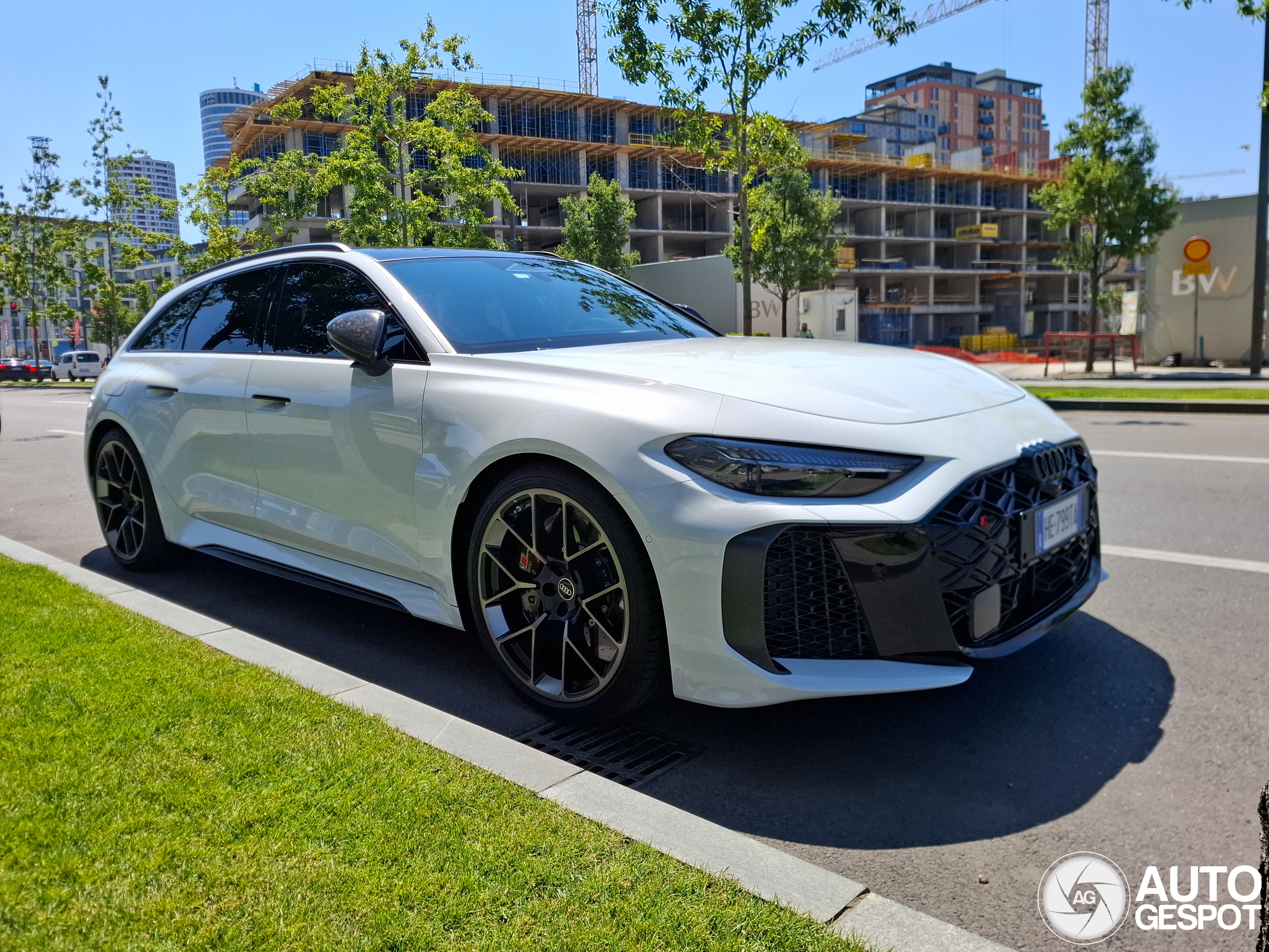 Audi RS5 Avant B10