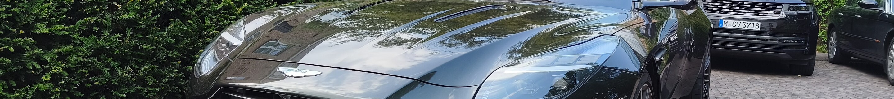 Aston Martin DB12