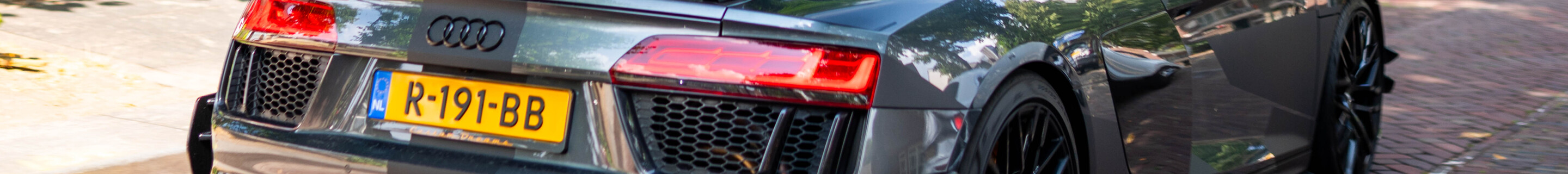 Audi R8 V10 Plus 2015
